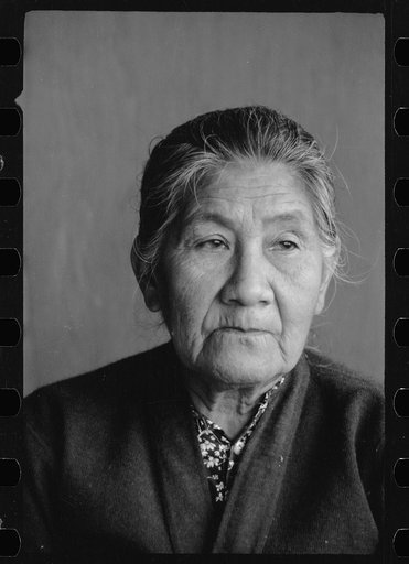 Migratory worker's wife, FSA (Farm Security Administration) camp, Harlingen, Texas