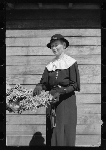 Camper's wife, FSA (Farm Security Administration) camp, Sinton, Texas