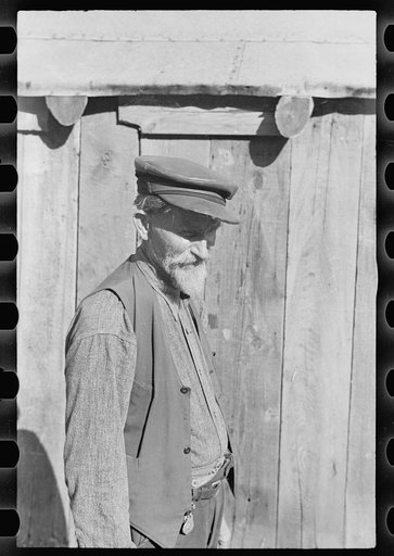Untitled photo, possibly related to: Settler, eighty years old, whose property has been optioned by the government, Garrett County, Maryland
