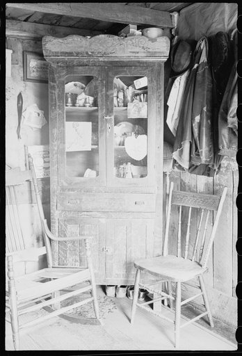 Interior of cabin shown in RA 4015-M4