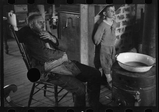 Untitled photo, possibly related to: Interior of rehabilitation client's home between Chilicothe and Columbus, Ohio
