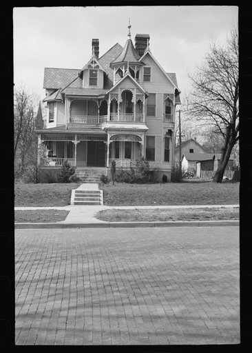 Small-town home example of "American baroque," Jackson, Ohio