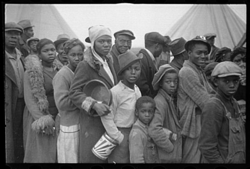 Flood refugees lined up and waiting for food at Marianna, Arkansas, refugee camp