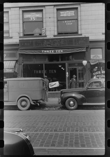 Untitled photo, possibly related to: Entrance to Negro professional building, 47th Street, Chicago, Illinois