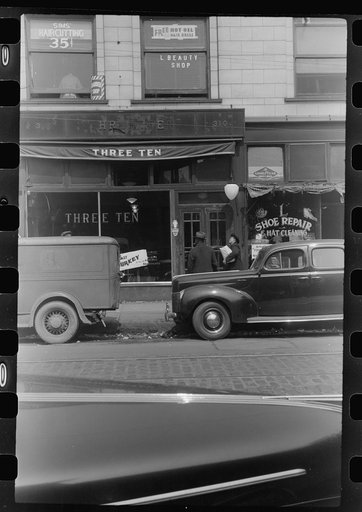 Untitled photo, possibly related to: Entrance to Negro professional building, 47th Street, Chicago, Illinois