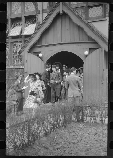 Easter procession outside of a fashionable Negro church, Black Belt, Chicago, Illinois