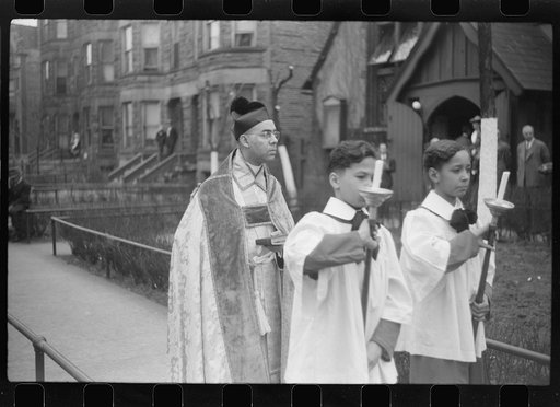 Easter procession outside of a fashionable Negro church, Black Belt, Chicago, Illinois
