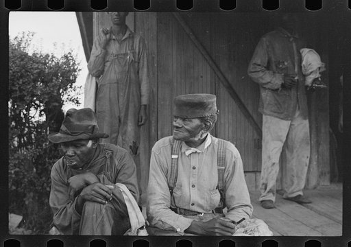 Cotton pickers at 6:30 a.m., Alexander plantation, Pulaski County, Arkansas