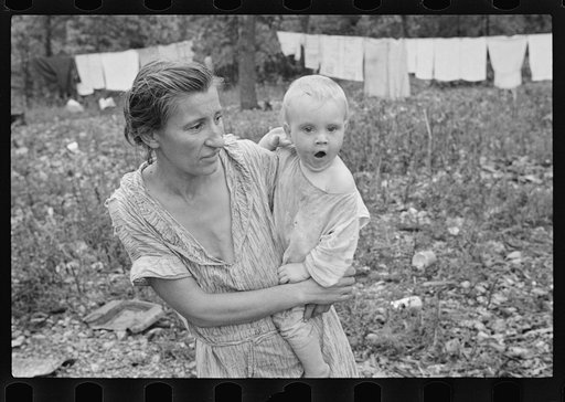 Family of Arkansas sharecropper