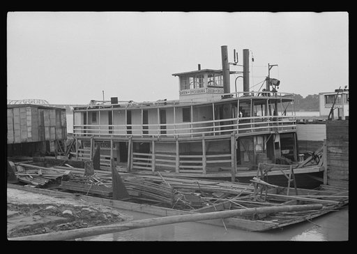 Old river boat, Memphis, Tennessee