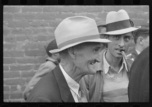 Medicine show audience, Huntingdon, Tennessee