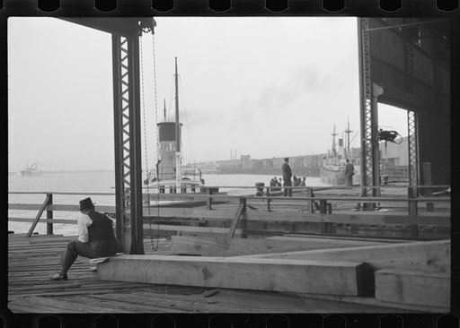 Untitled photo, possibly related to: Bringing in scabs, New Orleans, Louisiana