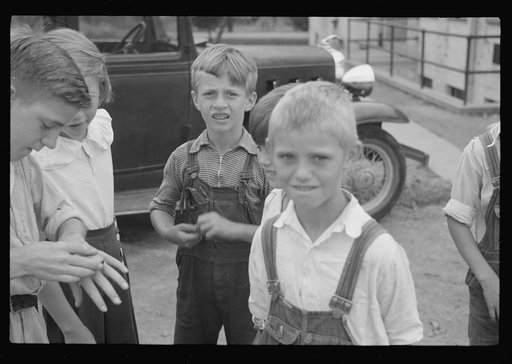 Untitled photo, possibly related to: Painting class in school, Westmoreland Homesteads, Pennsylvania