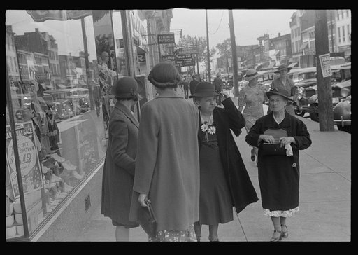 Untitled photo, possibly related to: Street scene, Circleville, Ohio (see general caption)