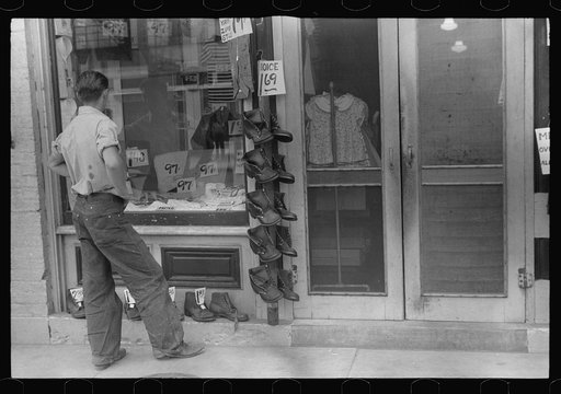 Street scene, Washington Court House, Ohio (see general caption)