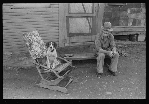 William A. Swift, once a farmer, now a resident of Circleville's "Hooverville." When he returned from the war he went West. "Made awful good money jobbin' around."