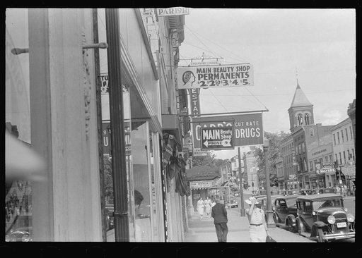 Untitled photo. Main street, Lancaster, Ohio