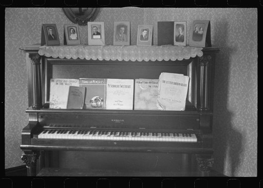 Interior scenes of the Thaxton farmhouse, near Mechanicsburg, Ohio