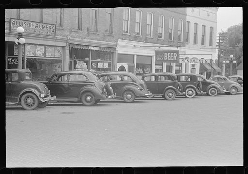 Saturday afternoon in London, Ohio, "the main street"