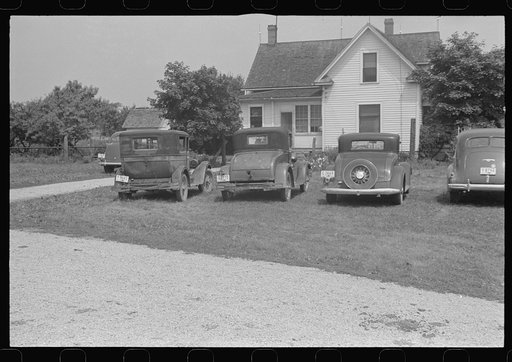 Mechanicsburg (vicinity), Ohio. Cars belonging to harvest hands and helpers on the Virgil Thaxton farm