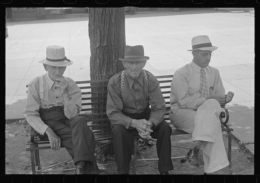 Saturday afternoon in London, Ohio, "the main street"