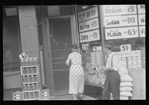 Street scene, Newark, Ohio