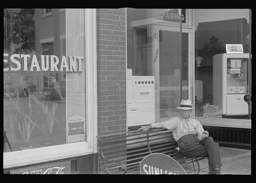 Street scene, Somerset, Ohio