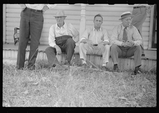 Spectators at farmland auction, New Carlisle [i.e. Marysville], Ohio