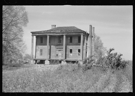 Abandoned plantation house, Monticello, Georgia