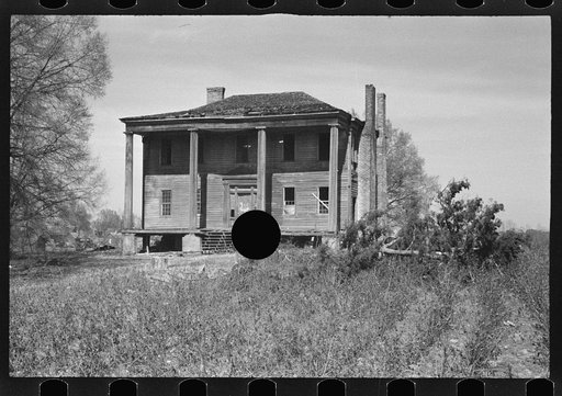Untitled photo, possibly related to: Abandoned plantation house, Monticello, Georgia