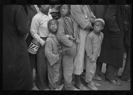 Flood refugees at mealtime, Forrest City, Arkansas