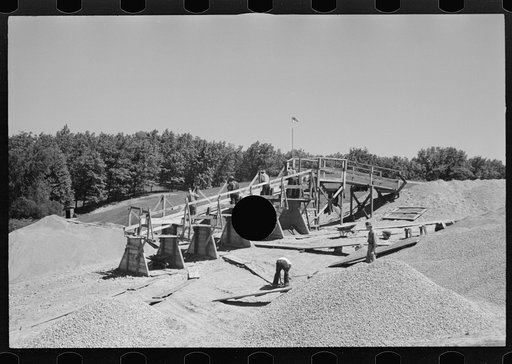Untitled photo, possibly related to: Negro workers on Newport News Homesteads, Virginia