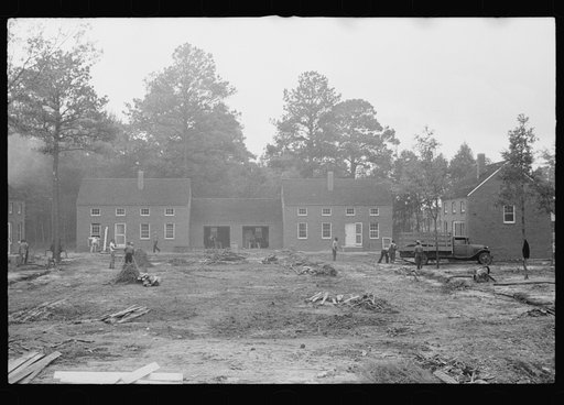Untitled photo, possibly related to: Negro workers on Newport News Homesteads, Virginia