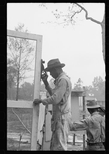 Untitled photo, possibly related to: Negro workers on Newport News Homesteads, Virginia