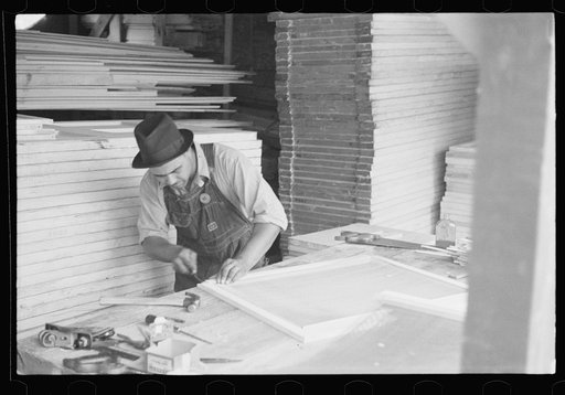 Untitled photo, possibly related to: Negro workers on Newport News Homesteads, Virginia