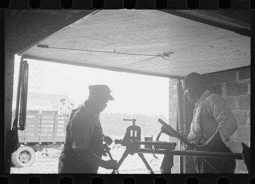 Untitled photo, possibly related to: Negro workers on Newport News Homesteads, Virginia