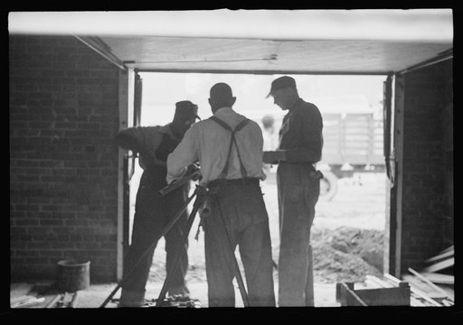 Untitled photo, possibly related to: Negro workers on Newport News Homesteads, Virginia