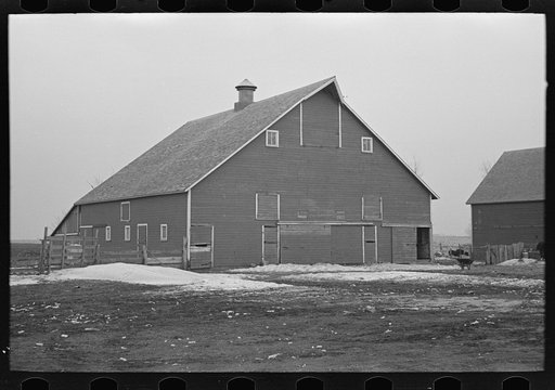Barn on Russell Natterstad farm near Estherville, Iowa