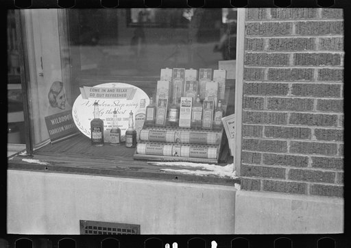 Store window in Spencer, Iowa