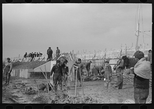 Untitled photo, possibly related to: Working on the levee at Bird's Point, Missouri during the height of the flood