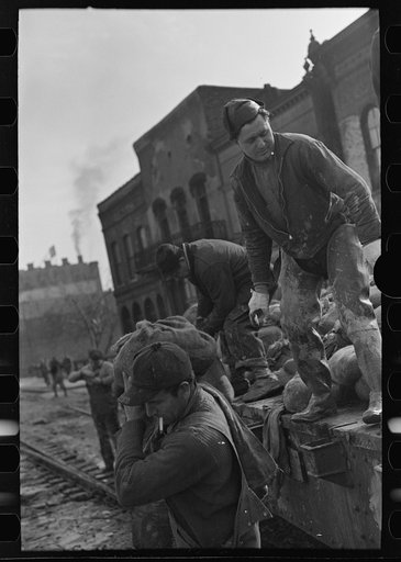 Untitled photo, possibly related to: Working on the levee at Bird's Point, Missouri during the height of the flood