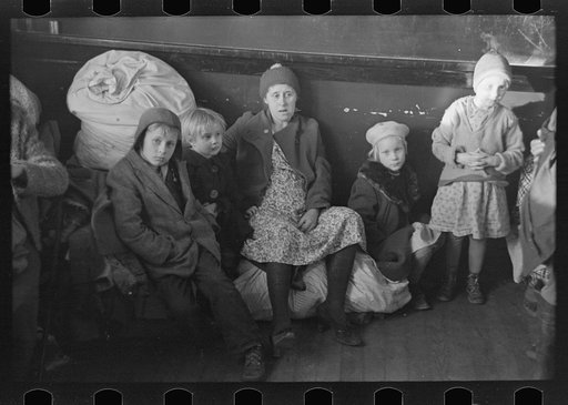 Refugees from the flood in a schoolhouse at Sikeston, Missouri
