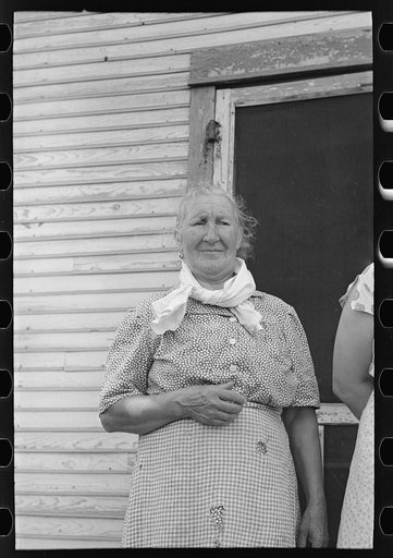 Old woman resident of Winton, Minnesota