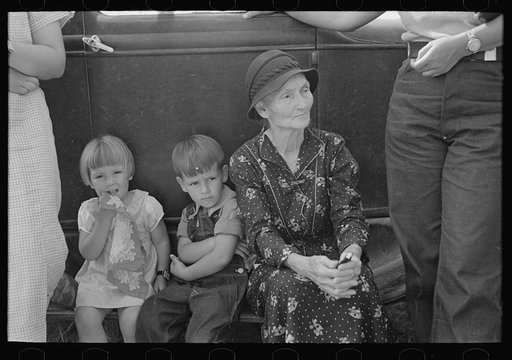 Speculators at S.W. Sparlin's auction sale, Orth, Minnesota