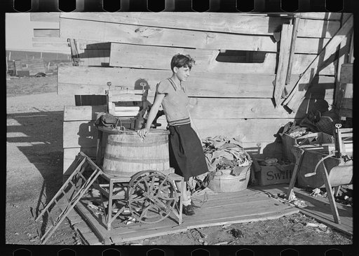 Oldest daughter of Floyd Peaches. Near Williston, North Dakota