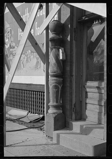 Barber pole, Williston, North Dakota
