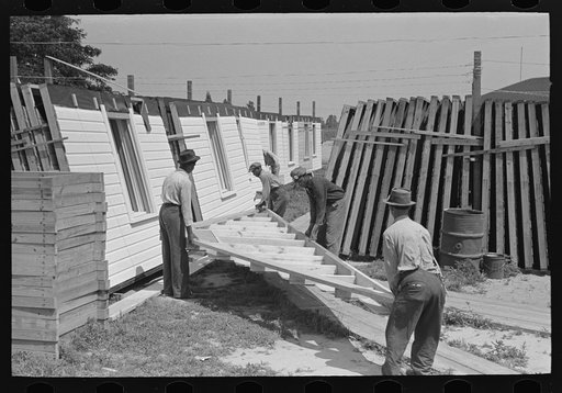 House plant. Loading gable ends. Southeast Missouri Farms Project