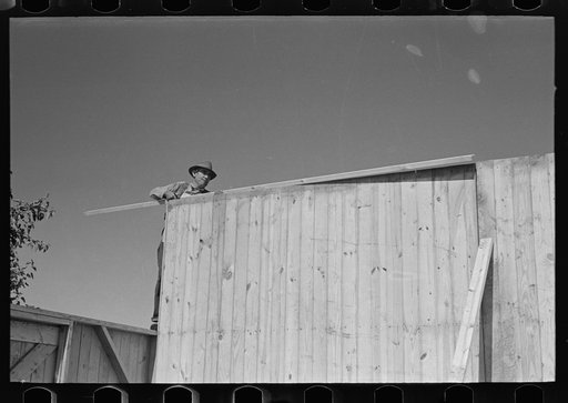 Putting on the plate of barn, Southeast Missouri Farms