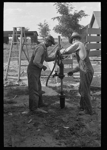 Southeast Missouri Farms Project. Finishing a well