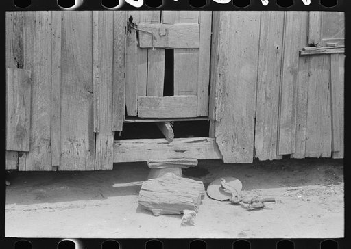 Detail of construction and condition of sharecropper's cabin, Southeast Missouri Farms